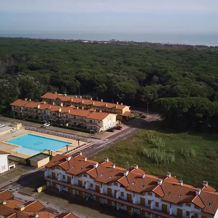 Homely Flat In A With Pool In Rosolina Rosapineta